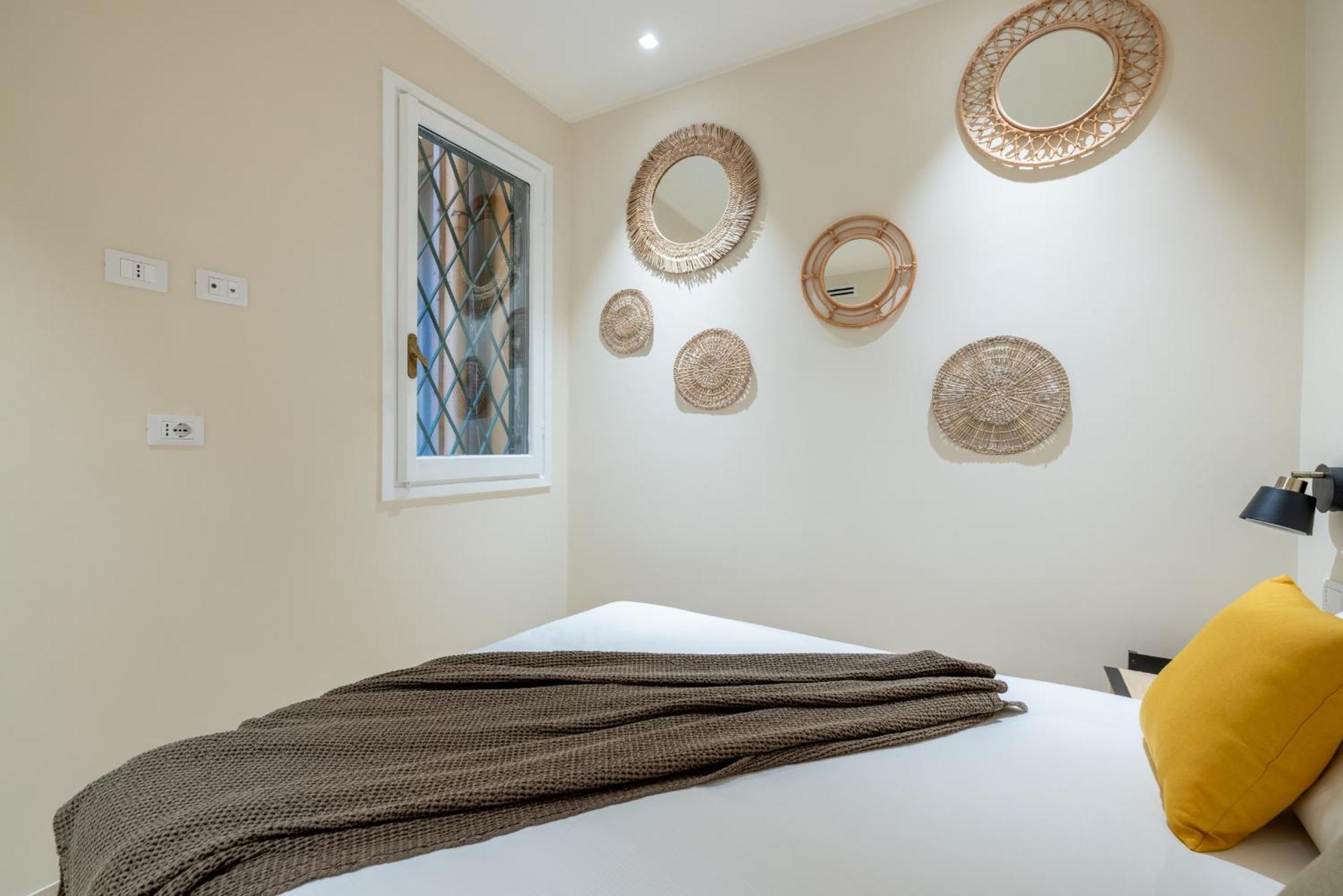 Charming 3 Bedroom Apartment In The Historic Center ローマ エクステリア 写真